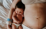 5 lý do khiến mẹ tăng cân vù vù sau sinh dù chăm con rất mệt
