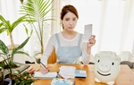 Tìm được "quỹ đen" của chồng, tôi đưa hết cho mẹ chồng xử lý