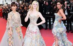 Những "nàng tiên hoa" tại LHP Cannes: Elle Fanning là huyền thoại, còn lại thì sao?