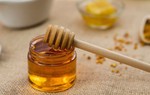 Hàng nghìn lít mật ong giả bị bắt quả tang, làm thế nào để nhận biết chất lượng?