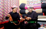 Tạo việc làm từ nghề làm đệm bông lau truyền thống của phụ nữ Tày