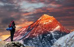 Tại sao đỉnh Everest lại tạo ra tiếng ồn vào ban đêm?