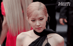 Rosé xuất hiện cực lạ tại LHP Cannes, "hung thần" Getty Images cũng chịu thua khi zoom cận