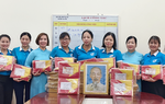 Phú Thọ: Tặng hơn 5.000 cờ Tổ quốc và ảnh Bác Hồ cho các hộ dân vùng biên giới tỉnh Lai Châu