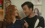 "Gia đình mình vui bất thình lình" tập 21: Thành mải vui với "em gái mưa" nên làm mất nhẫn cưới?