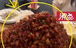 Đi ăn buffet, 6 người “đánh chén” hết 30 đĩa tôm hùm đất 
