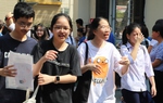 Thi vào lớp 10 Hà Nội: Học sinh than trời vì ngày học 12 tiếng, mồ hôi đầm đìa trong nắng nóng 40 độ