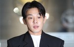 Yoo Ah In tìm cách đưa đồng phạm trốn ra nước ngoài