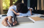 3 việc thường xuyên làm nơi công sở khiến bạn ngày càng nghèo