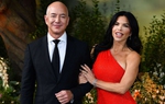 Tỷ phú Jeff Bezos đính hôn với bạn gái: Bữa tiệc diễn ra trên du thuyền 500 triệu USD