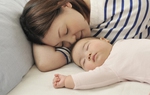 4 kiểu hành vi khó chịu của trẻ lại chứng tỏ bé yêu mẹ rất nhiều