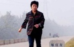 Người mẹ già đi bộ 10km mỗi ngày trong 7 tháng để cứu sống con trai giờ ra sao?