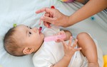 Không nên tự ý cho con uống men vi sinh bừa bãi, tác dụng thực sự chỉ có 2 loại này