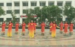 Điện Biên: Cổ động viên nhí tiếp sức cho mẹ tập luyện tham gia Hội thi dân vũ toàn quốc