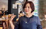 Cận cảnh nhan sắc tuổi 44 của Chae Rim sau nhiều lần lộ di chứng phẫu thuật 