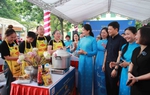 "Chợ quê an toàn" và Hội thi "Bữa cơm gia đình" gắn kết yêu thương 