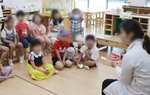 Đối phó với tình trạng bạo hành trẻ, phụ huynh lén đeo thiết bị ghi âm cho con trong lớp