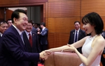 MIN được Tổng thống Hàn Quốc khen ngợi khi hát tiếng Hàn 