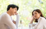 Đi chơi lần đầu, bạn trai chia đôi hóa đơn nhưng vẫn tiếp tục tán tỉnh tôi