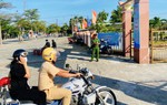 Ôn bài mệt nên ngủ quên, thí sinh được CSGT đón tận nhà đến trường thi
