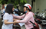Thi vào lớp 10 Hà Nội: Phụ huynh “chi đậm” cho “chặng đường về đích” của con