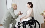 Tình yêu tạo ra cổ tích của chàng trai gốc Việt và người mẫu khuyết tật Mỹ