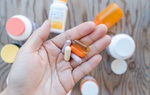 Bác sĩ nói gì về quảng cáo công dụng "thần kỳ" của viên uống chống nắng?