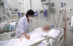3 người trong gia đình ngộ độc sau khi ăn nấm, người chồng đã tử vong