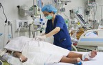 Thủ tướng trả lời chất vấn của đại biểu Quốc hội về chế độ chính sách với cán bộ y tế