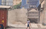 Từ bài trên Báo PNVN: Công ty TNHH bê tông và xây lắp Petrolimex bị xử phạt 6 triệu đồng và yêu cầu dừng hoạt động