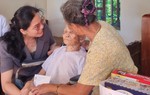 Chủ tịch Hội LHPN Việt Nam thăm, tặng quà gia đình chính sách tại tỉnh Hà Nam