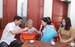 TƯ Hội LHPN Việt Nam thăm, tặng quà gia đình chính sách, người có công tại tỉnh Ninh Bình