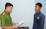 An Giang: Bắt giữ khẩn cấp cha dượng đốt dương vật con riêng của vợ 