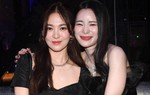 Bộ đôi chị em Song Hye Kyo và Lim Ji Yeon thân thiết tại Lễ trao giải Rồng Xanh 