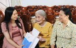 Đoàn công tác Hội LHPN Việt Nam thăm, tặng quà Mẹ Việt Nam Anh hùng, Mẹ liệt sĩ, gia đình chính sách tỉnh Kon Tum