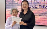 Nữ thi sĩ phát hành sách để quyên bữa ăn miễn phí cho bệnh nhân ung thư nghèo