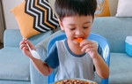 Nhà có em bé lười ăn, ngậm cơm, các mẹ xử trí thế nào?