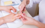 "Lây nhiễm HIV khi đi làm móng" hay "kim tiêm ở rạp chiếu phim": Nên hiểu thế nào cho đúng?