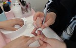 Xôn xao thông tin cô gái 20 tuổi nhiễm HIV sau khi đi làm móng