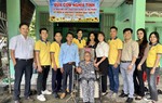 Ấm lòng bữa cơm tri ân tại gia đình Mẹ Việt Nam anh hùng