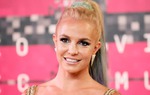 Britney Spears bị một vệ sĩ đánh vào mặt