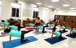Nữ giảng viên tiếng Anh mang Yoga vào Học viện Hải quân