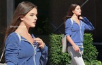 Suri Cruise khoe nhan sắc chuẩn bản sao của mẹ khi dạo phố