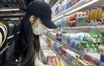 Cặp đôi đi siêu thị nấu ăn cho tiết kiệm, kết quả nấu ăn 3 tiếng tốn hơn 700k/bữa