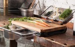 Thớt đa năng - món đồ dùng giúp nhà bếp dù nhỏ vẫn gọn gàng