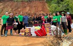 Các cấp Hội phụ nữ tỉnh Yên Bái chung tay chia sẻ với người dân vùng lũ Mù Cang Chải
