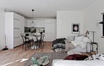 Căn hộ 31m2 sử dụng gam màu trắng làm chủ đạo giúp không gian thoáng rộng bất ngờ