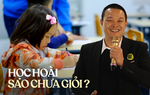 Con học trung tâm tiếng Anh mấy năm vẫn không giỏi giao tiếp, thầy giáo chỉ ra nguyên nhân