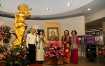 Bảo tàng Phụ nữ Việt Nam tiếp nhận tranh chân dung bà Nguyễn Thị Định làm từ lá sen