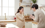 Sự khác biệt giữa trẻ sinh ra bởi mẹ "ốm nghén thường xuyên" và "không ốm nghén"